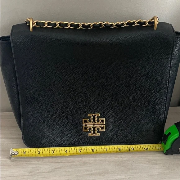 Tory Burch Black Leather Shoulder Bag with Gold Chain - Picture 7 of 8